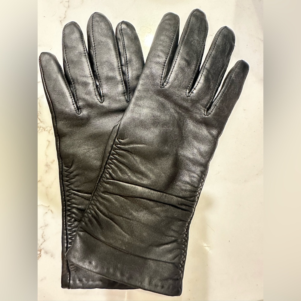 EUC Merona Leather Gloves